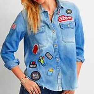 LIMITED EDITION AMERICAN EAGLE WOMEN SIZE XL PATCHED JEAN STYLE SHIRT BUTTON UP